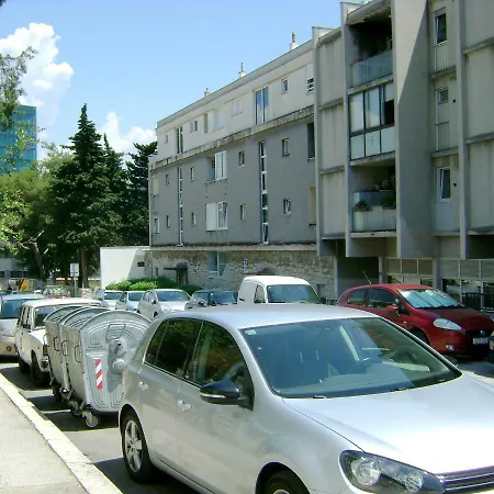 Veronica Apartment Split